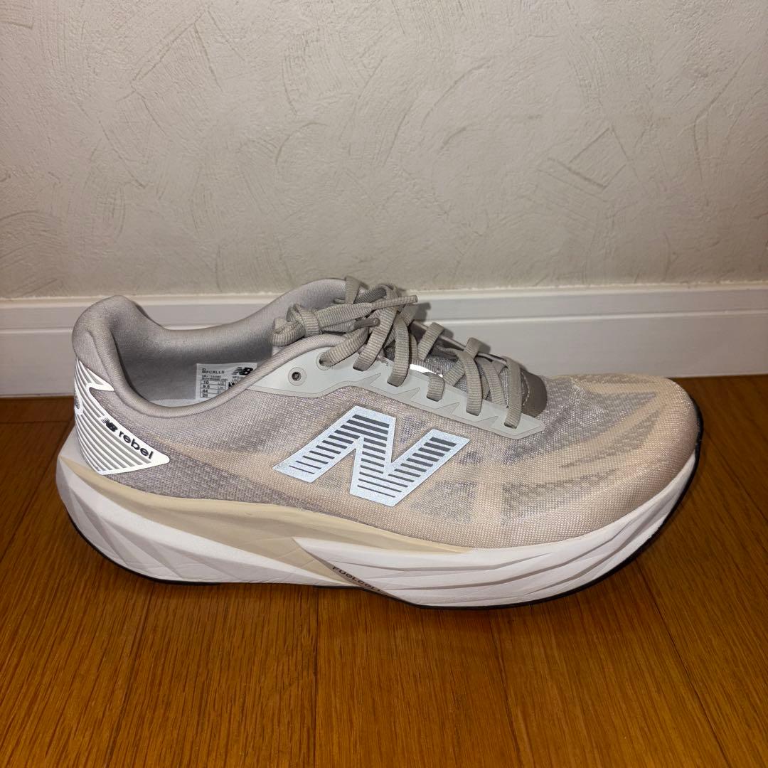 New Balance FuelCell Rebelv5 28.0cmベージュ