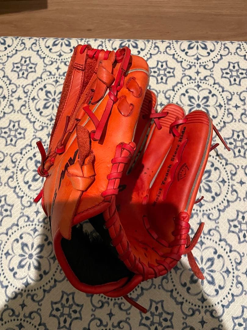 ナイキ　MVP 軟式グローブ 赤色