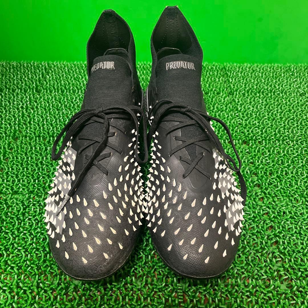 アディダス サッカースパイク プレデター フリーク .1FG(ブラック×グレー)