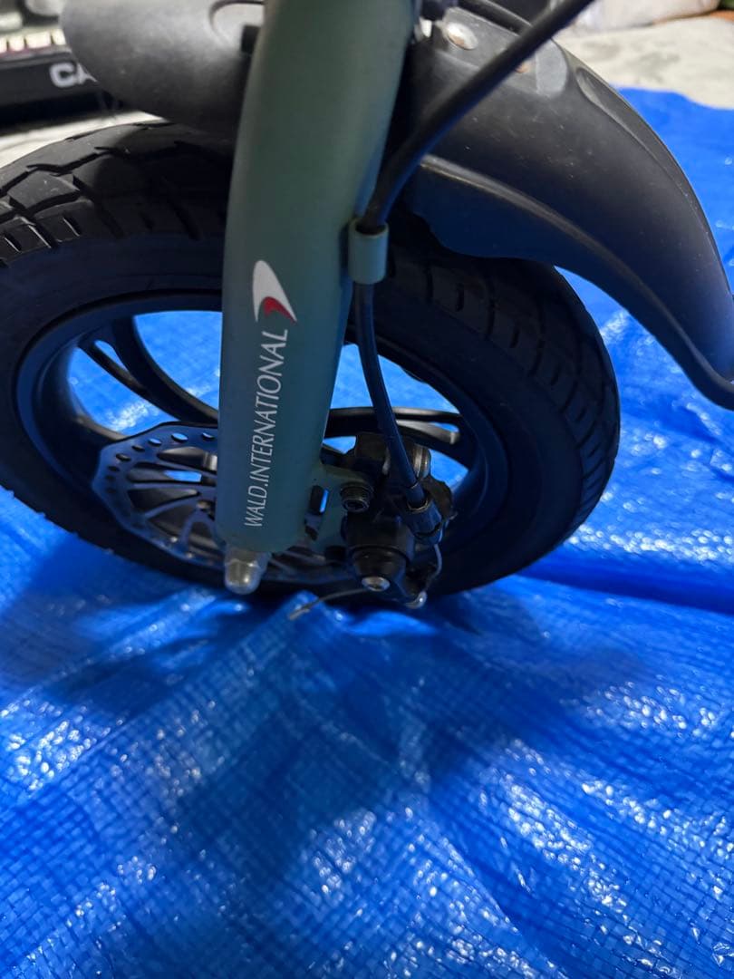 Waldブランドの折りたたみ電動自転車