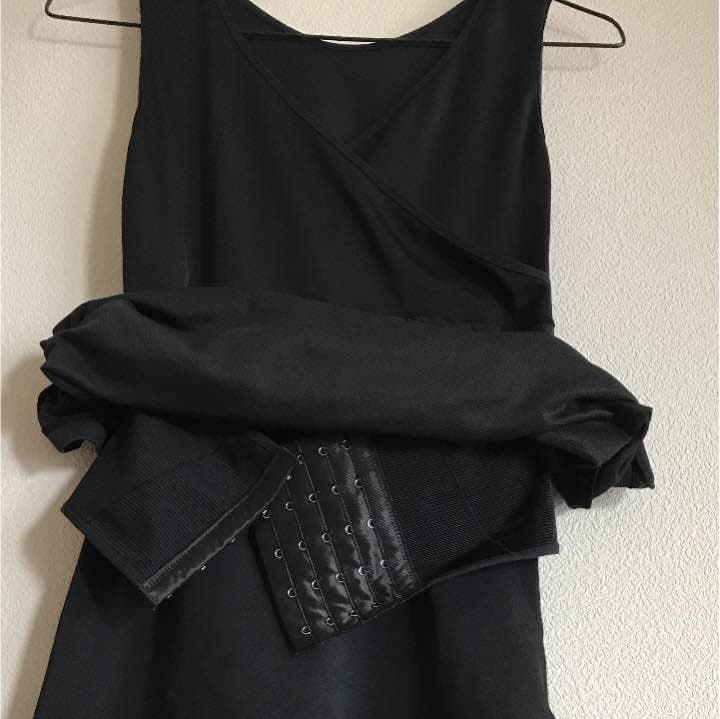 ★試着のみ美品★ ホットヨガ LAVA くびれ美トップス M-L