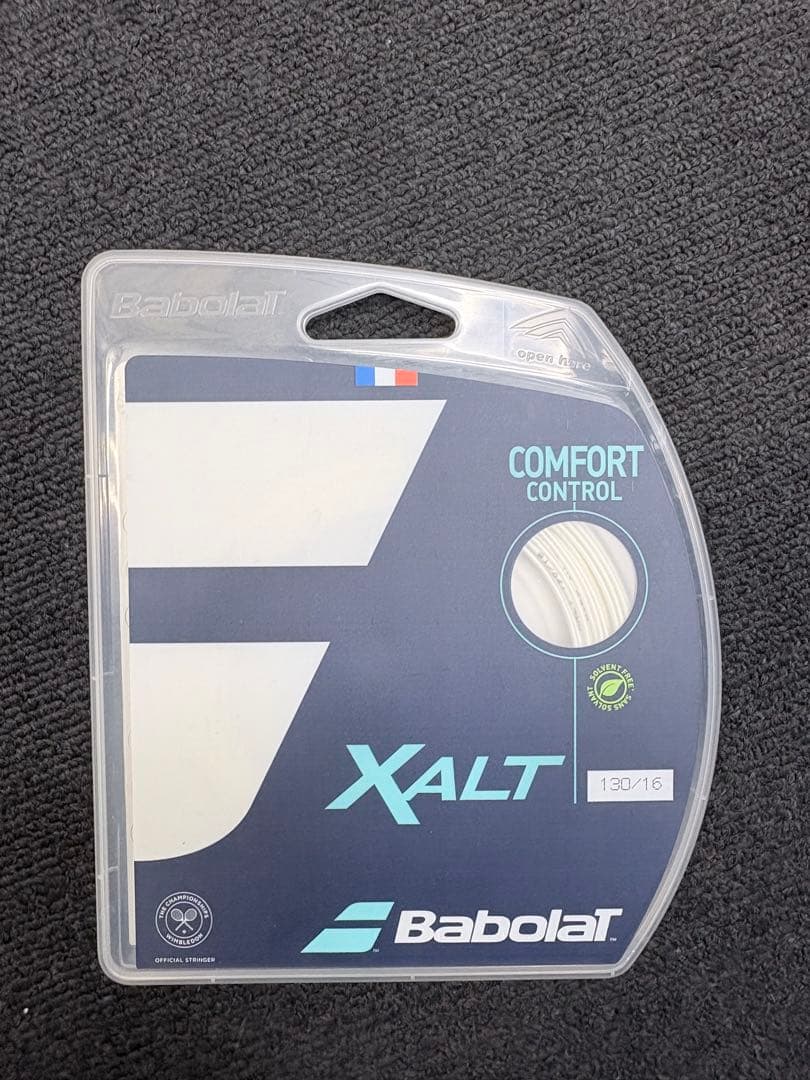国内正規品　Babolat PURE AERO TEAM ガット付き