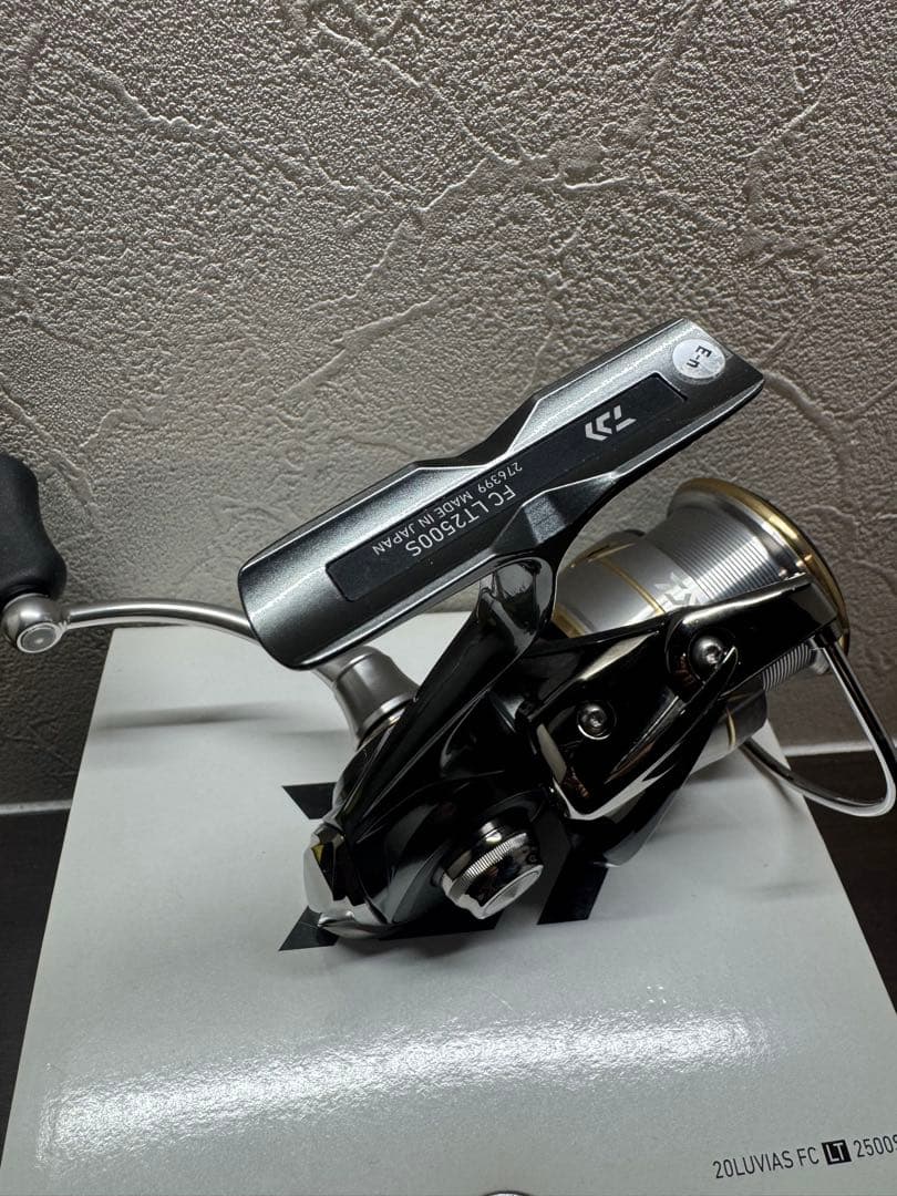 超美品 カスタム ダイワ LUVIAS FC LT 2500S ルビアス