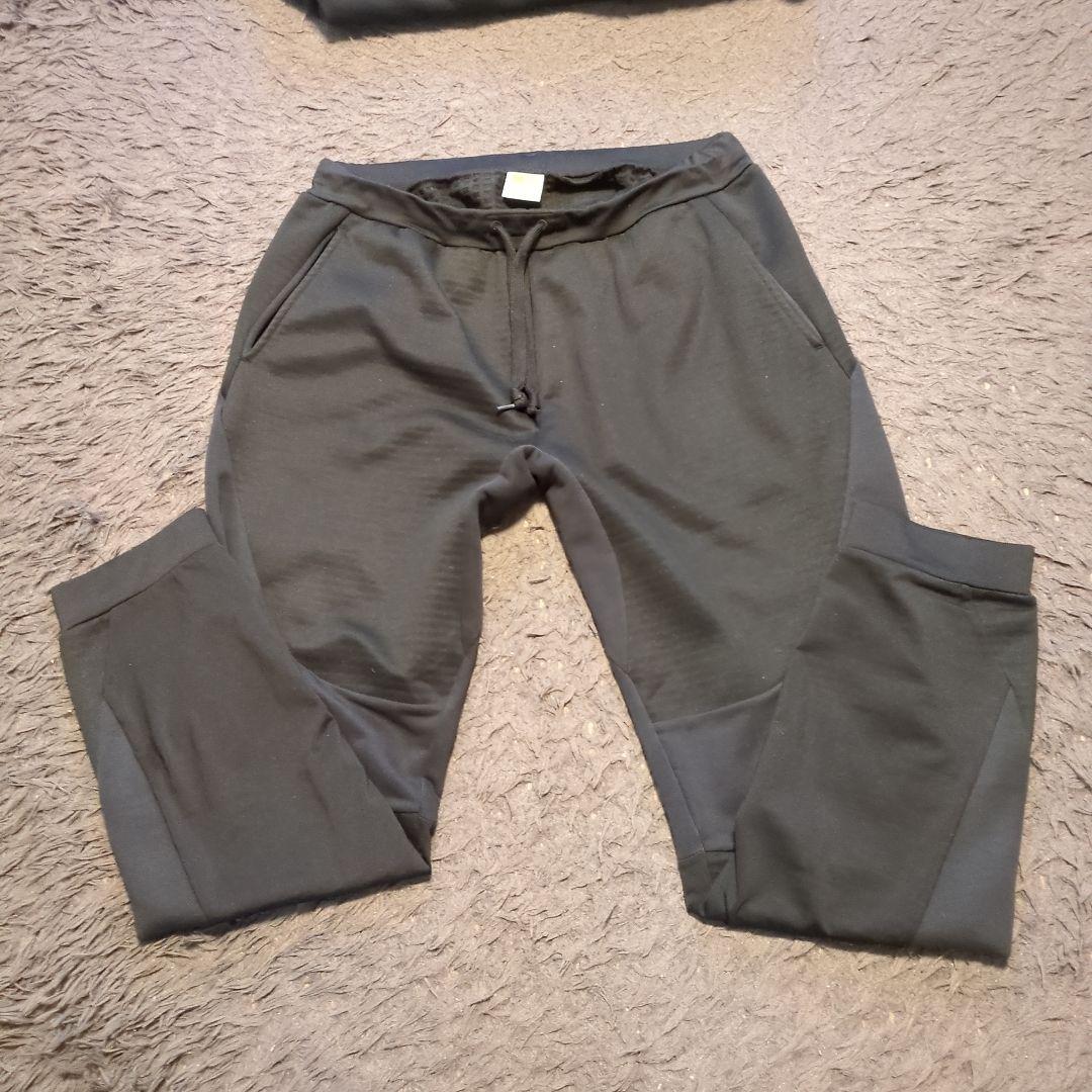 【最終値下げ】ATHLETA 黒 セットアップ フルジップ Ｏサイズ
