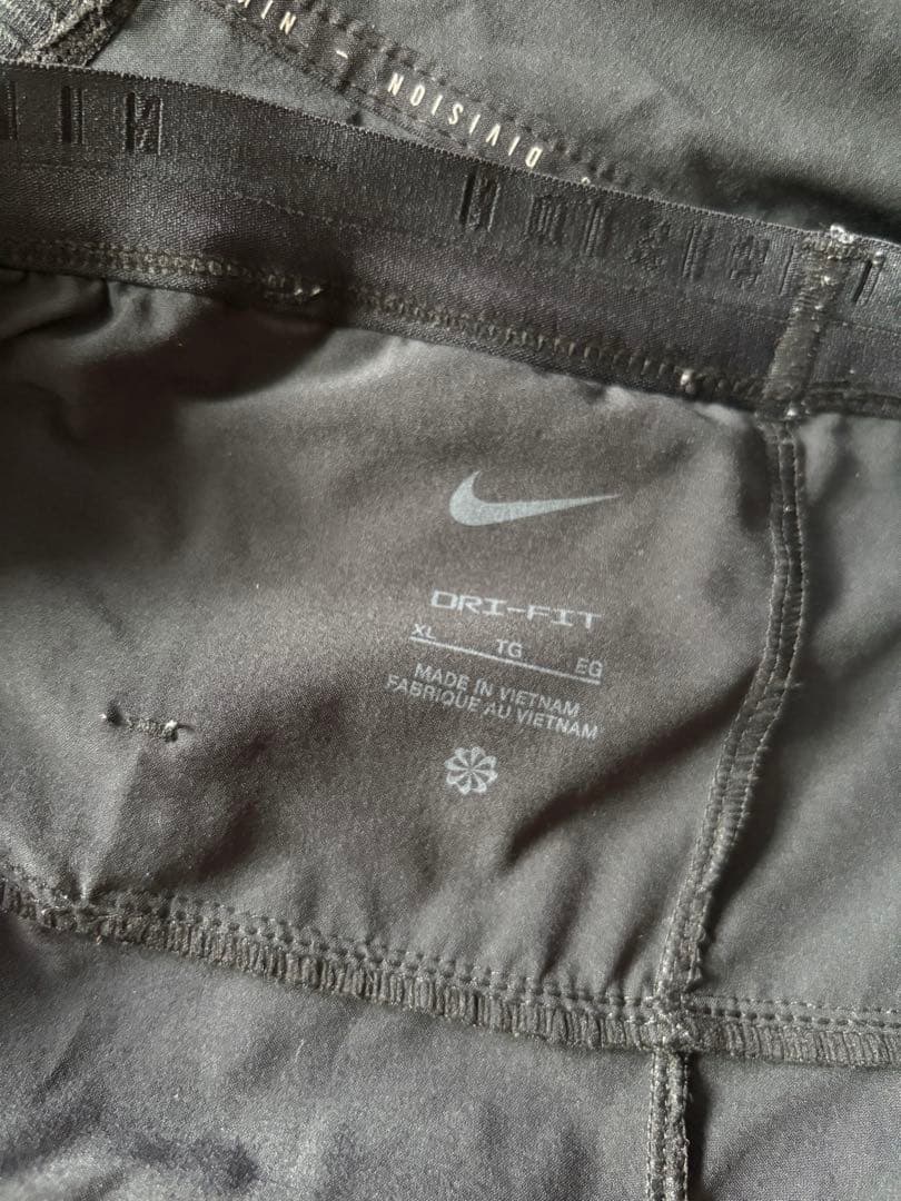 Nike DRI-FIT タイトフィット ストレッチパンツ