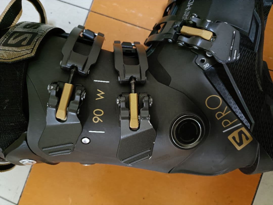 【Salomonスキー3点セット】板、ブーツ(ビンディング付)、ストック