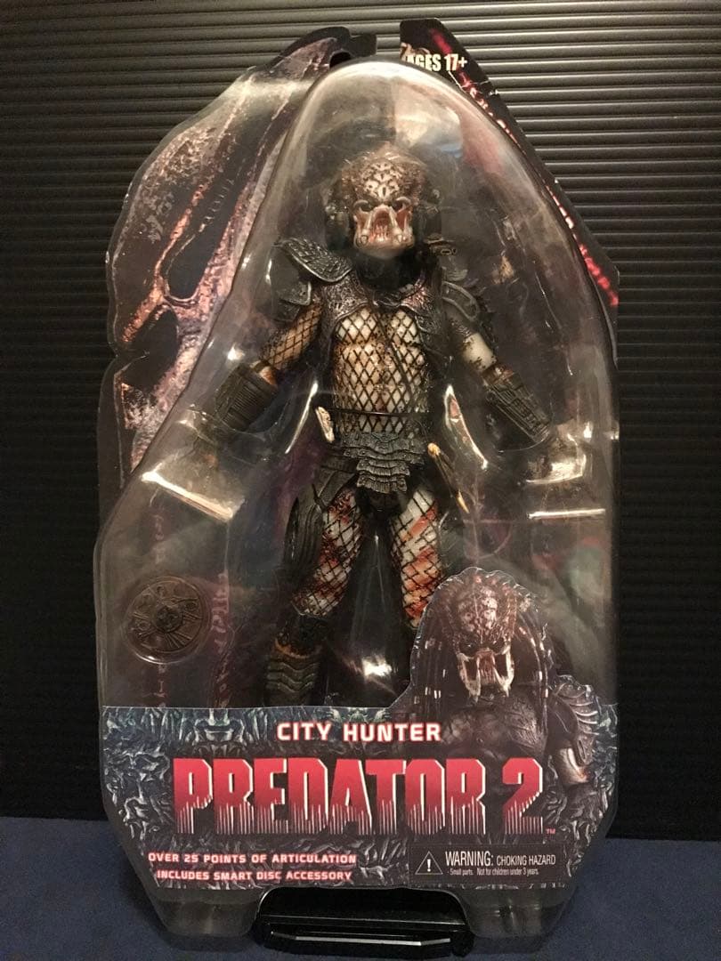 新品未使用　NECA シティーハンタープレデター　7インチ　アクションフィギュア