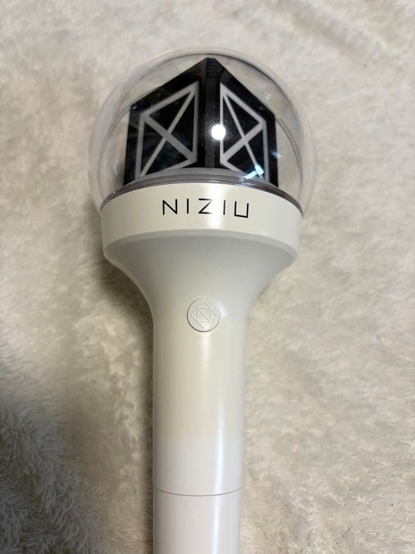 NiziU OFFICIAL LIGHT STICK ニジュー　ペンライト