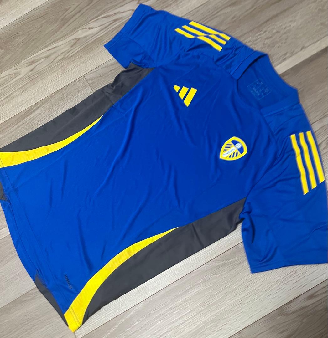 adidas リーズユナイテッド　サッカー　トレーニングシャツ　プラシャツ　新品