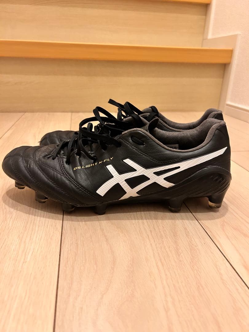 アシックス サッカースパイク　黒 かなり値下げしました。