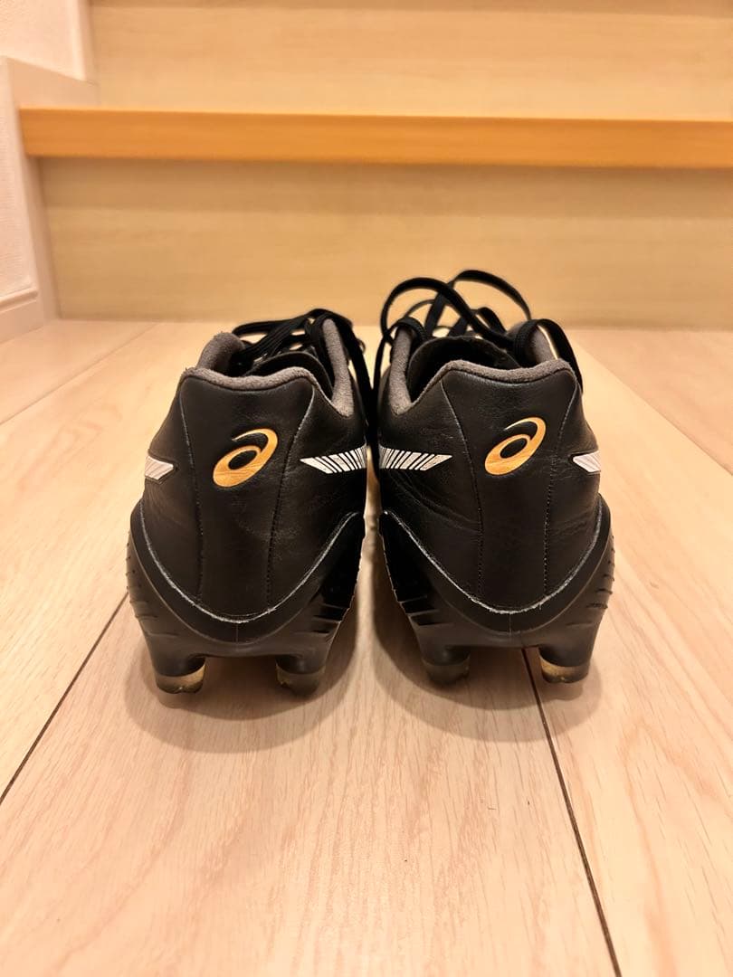アシックス サッカースパイク　黒 かなり値下げしました。