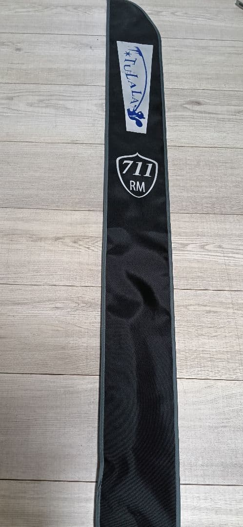 ツララ　モンストロ711 RM　美品