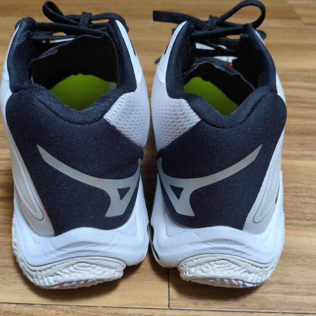 Mizuno Wave Lightning Z6 ミドルカット　24cm