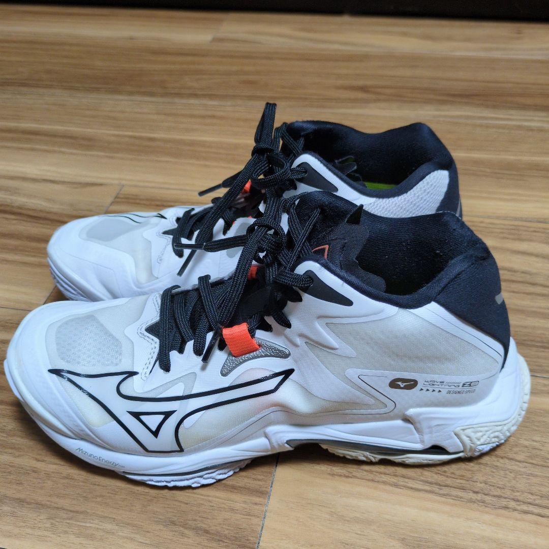 Mizuno Wave Lightning Z6 ミドルカット　24cm