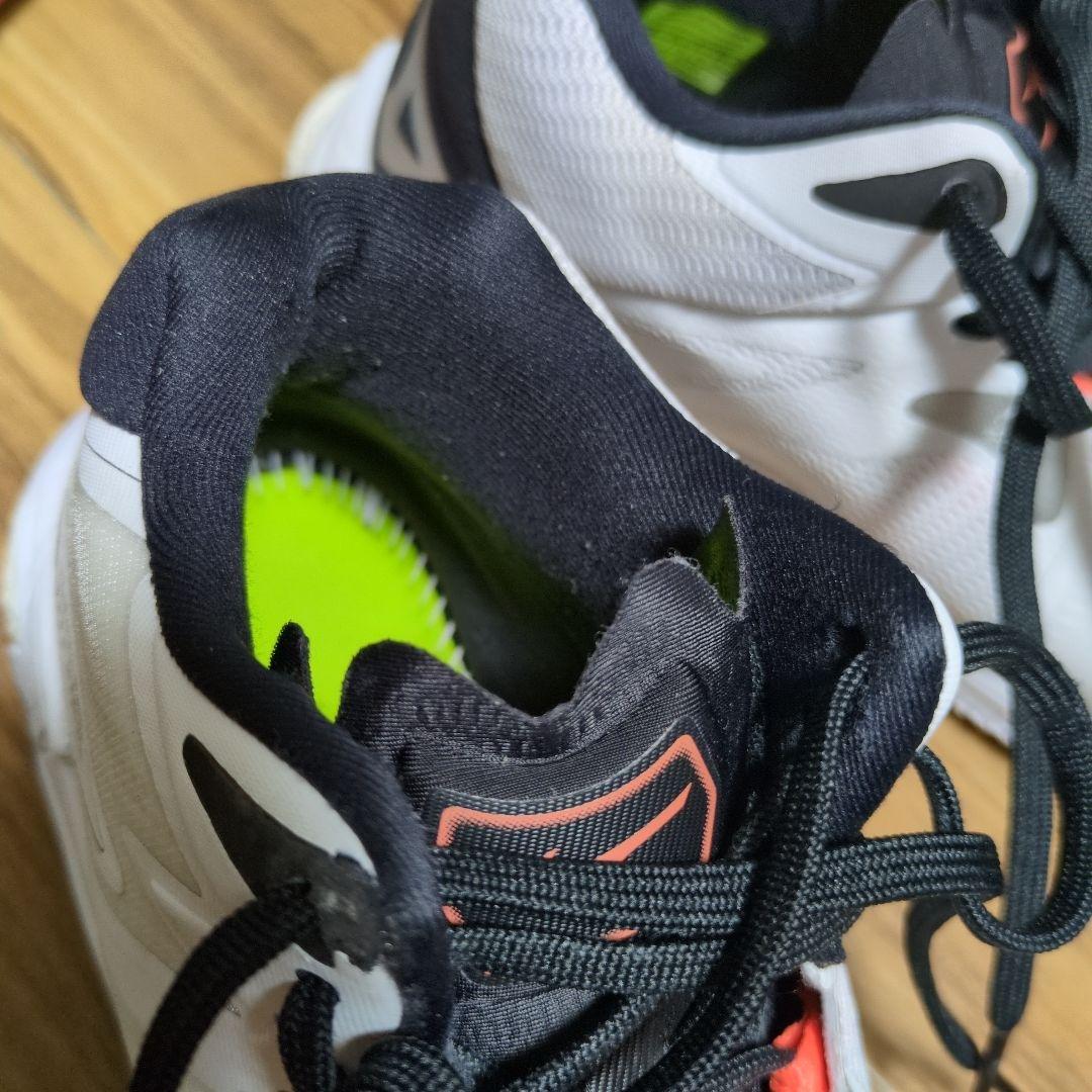 Mizuno Wave Lightning Z6 ミドルカット　24cm