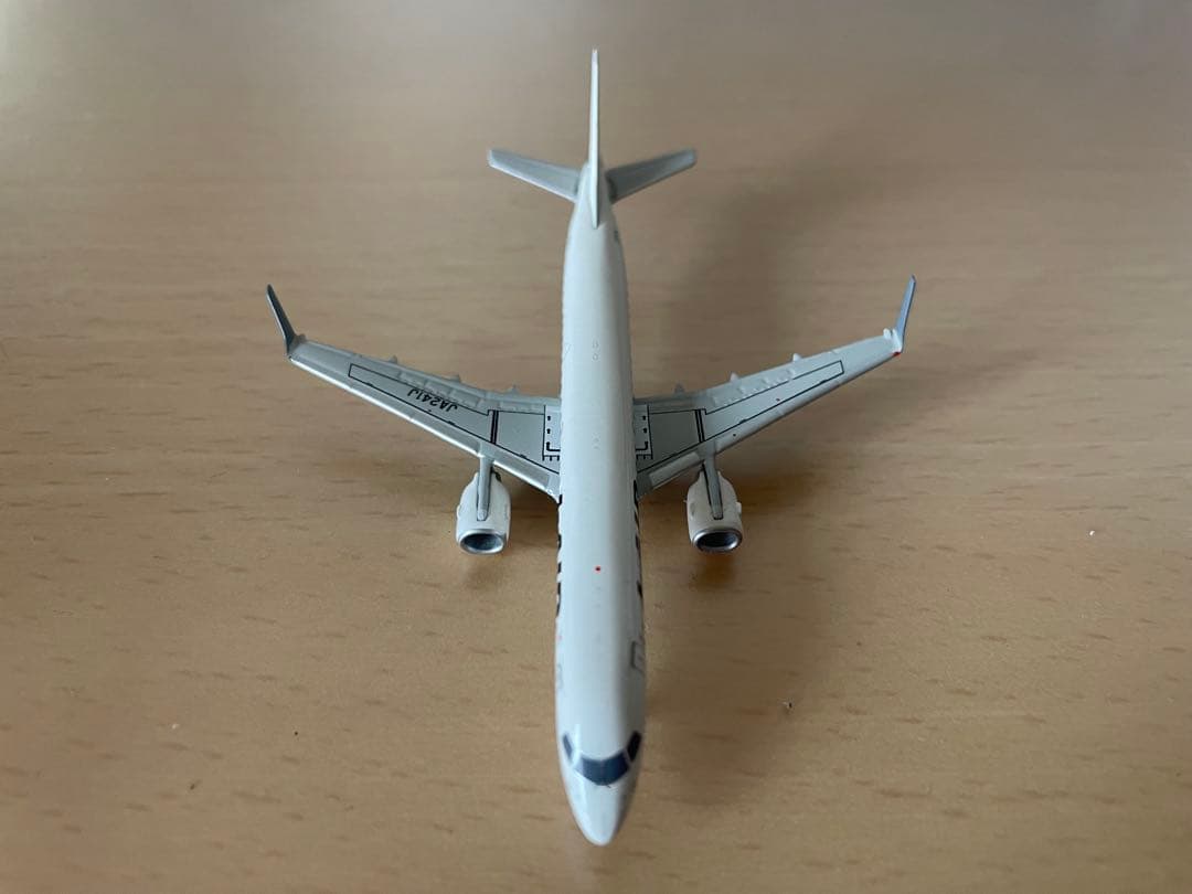 航空機・ヘリコプター J-AIR EMBRAER 190 JA241J 1/400