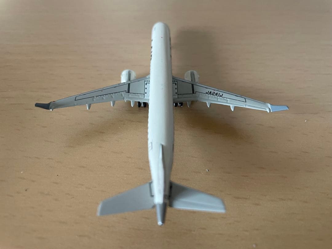 航空機・ヘリコプター J-AIR EMBRAER 190 JA241J 1/400