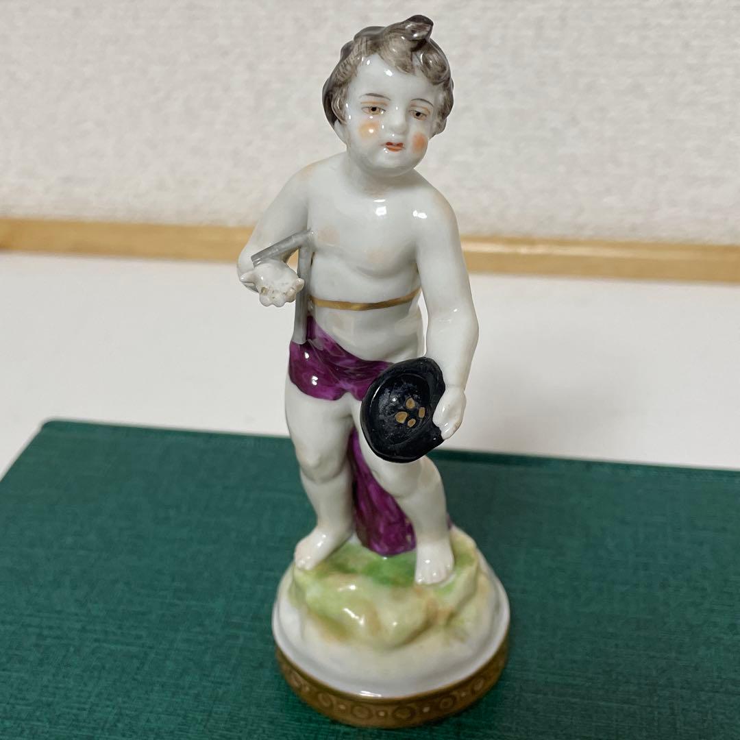 ・リヒャルトクルム工房・ドレスデン・高さ１２.５cm・右手の指に一部欠損あり。