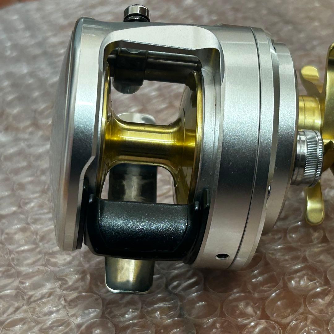 シマノ 13 カルカッタ 800F