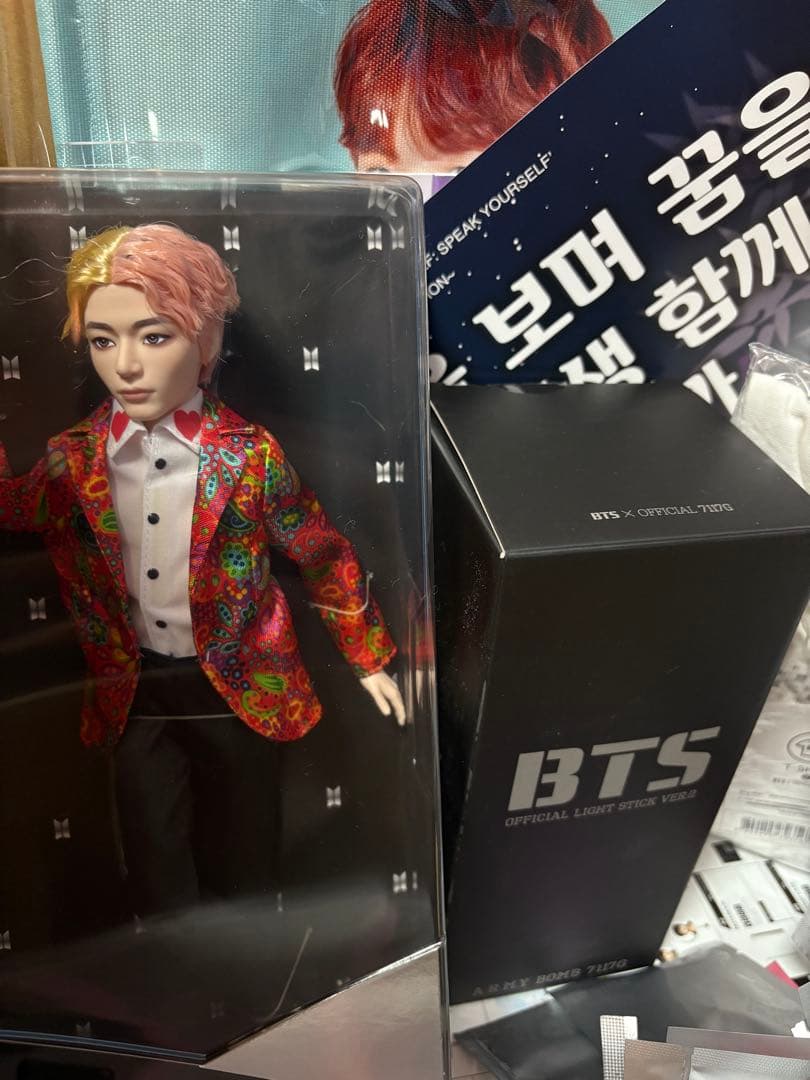 BTS グッズまとめ売り　うちわ ペンライト　缶バッジ　65点以上