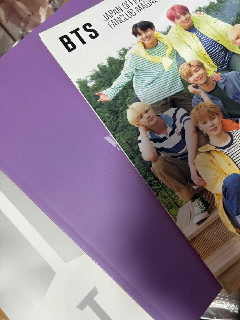 BTS グッズまとめ売り　うちわ ペンライト　缶バッジ　65点以上