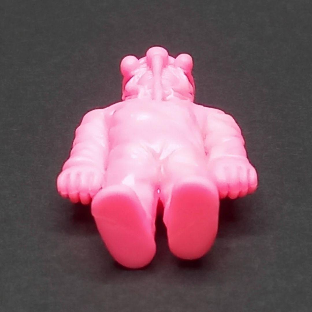 【セミ人間 】濃い桃色　ウルトラ 怪獣 消しゴム 特撮 当時もの