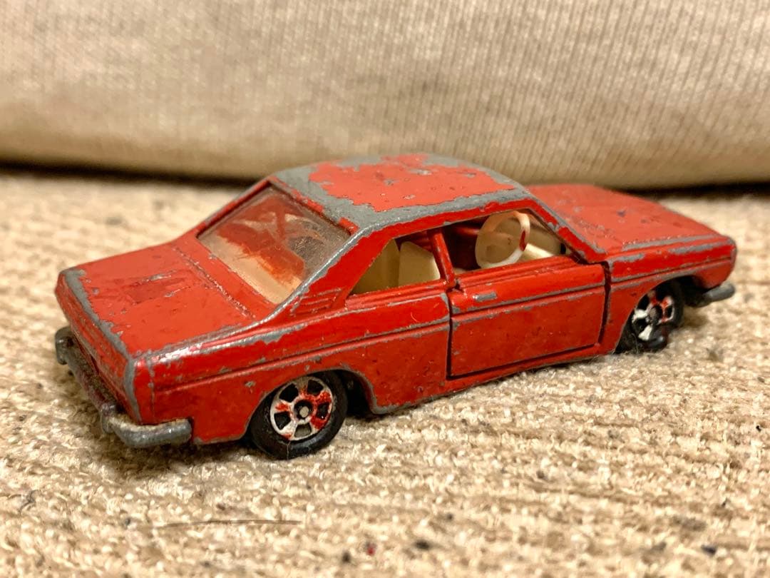 トミカ　日本製　1-1-4 日産　ブルーバード　1A ホイール　ジャンク品