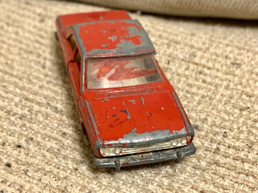トミカ　日本製　1-1-4 日産　ブルーバード　1A ホイール　ジャンク品