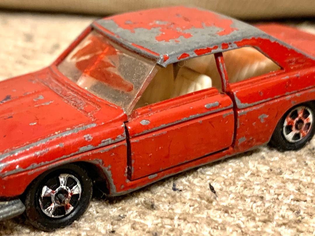トミカ　日本製　1-1-4 日産　ブルーバード　1A ホイール　ジャンク品