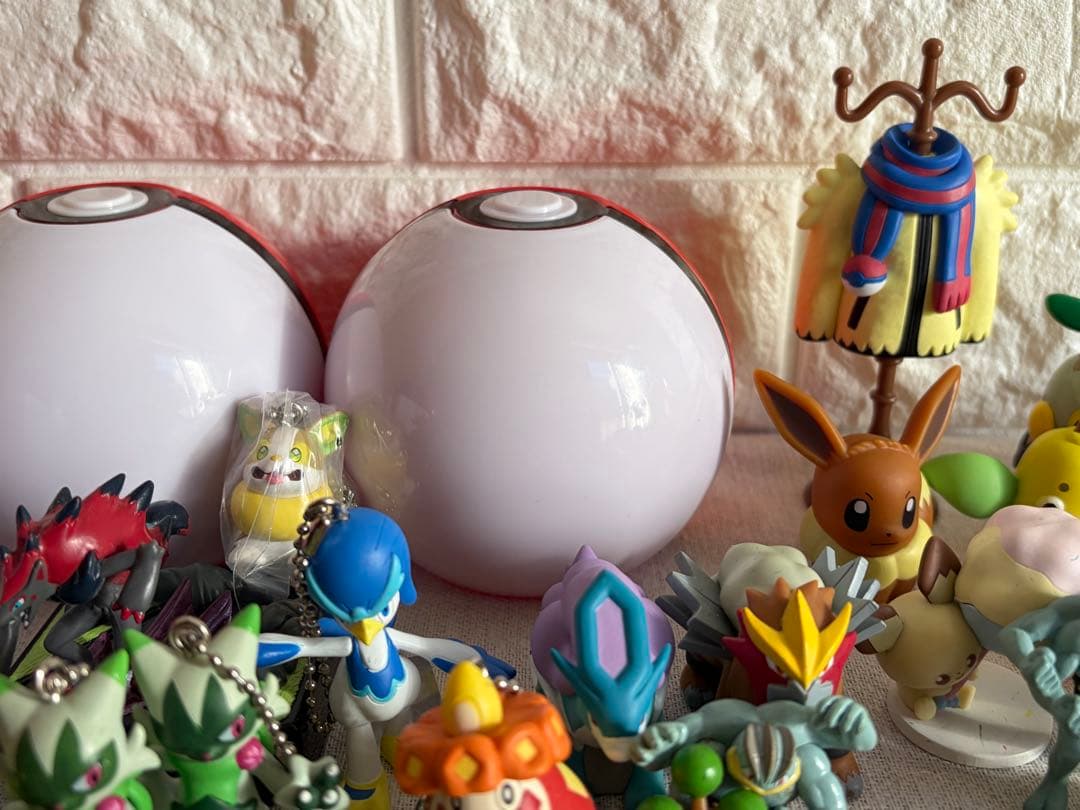 ポケモン　まとめ売り　68体　リザードン　カメックス　ピカチュウ　ブラッキー