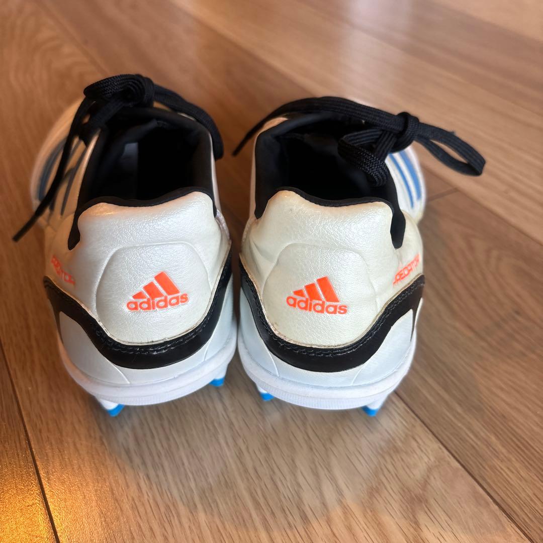 期間限定値下げ❗️adidas サッカーシューズ ホワイト/ブルー