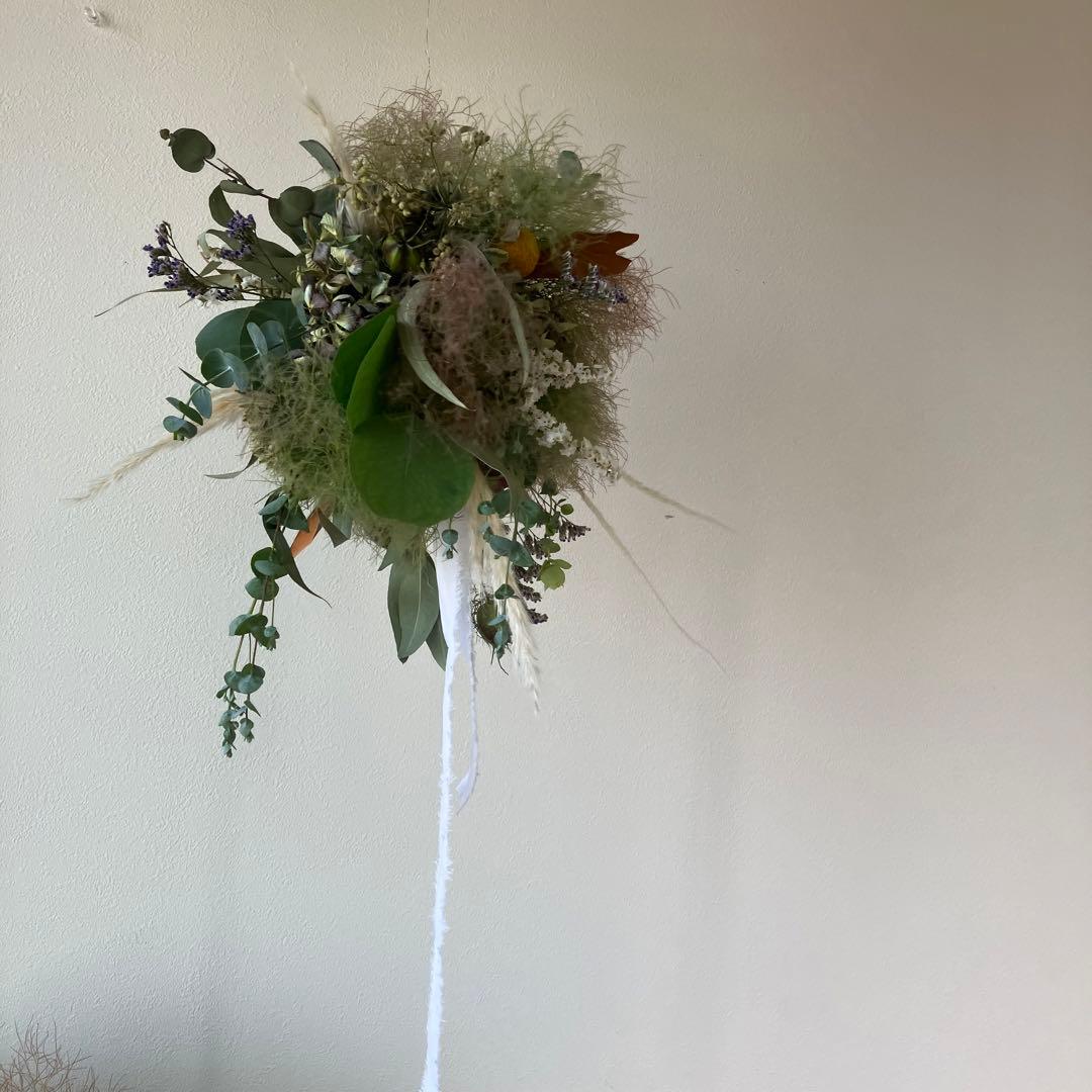 ユーカリとスモークツリー の大きめフライングボール　アンティーク紫陽花
