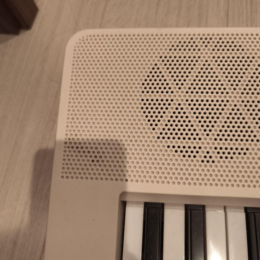 61鍵盤 電子キーボード ホワイト