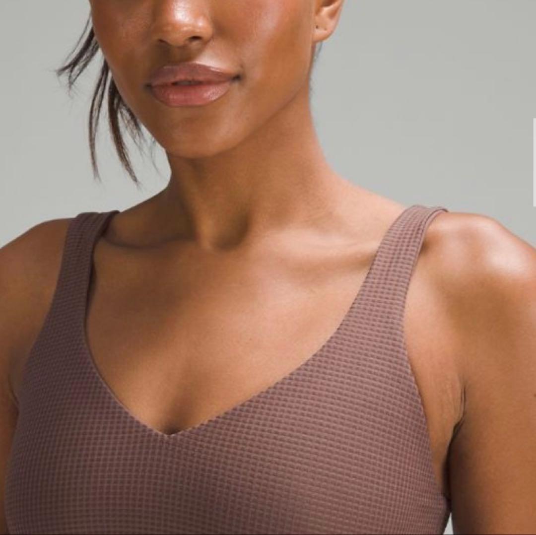 新品 ルルレモン Scoop Neck Yoga Tank（サイズ4）