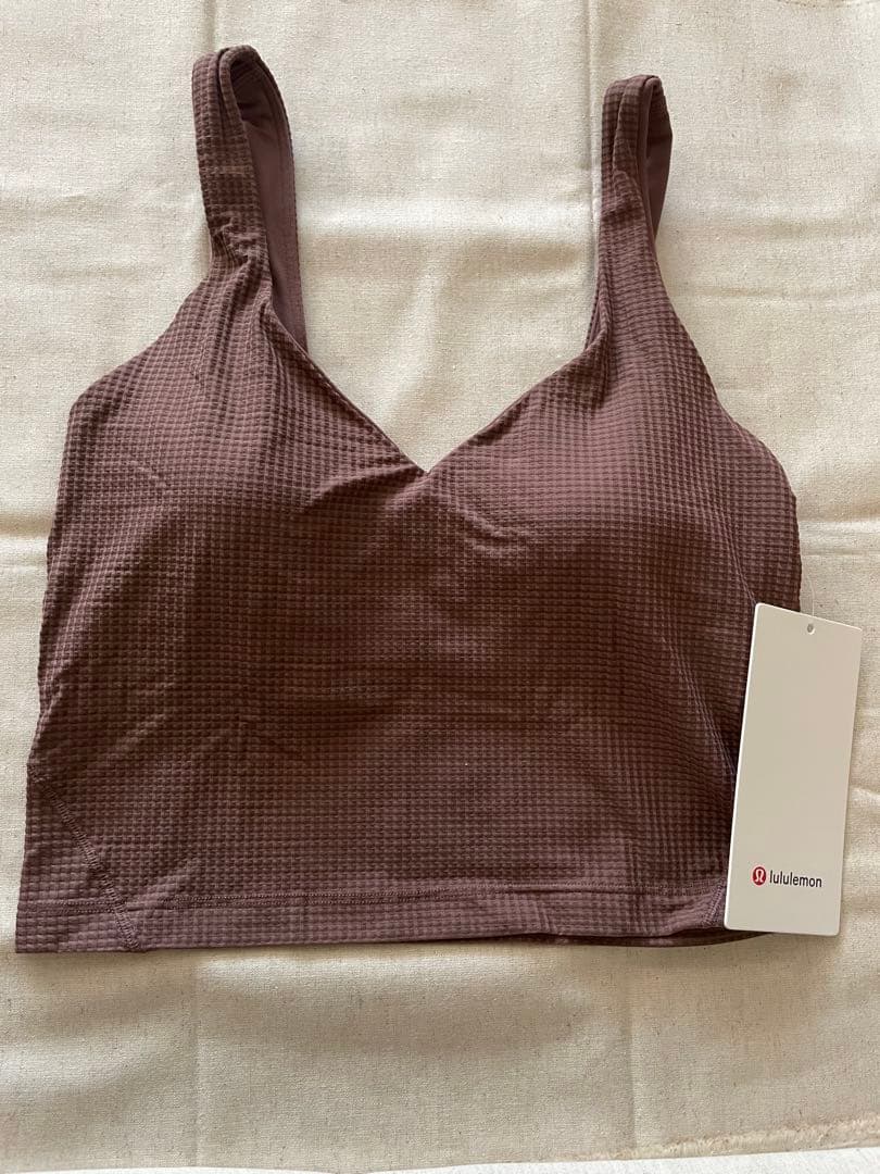 新品 ルルレモン Scoop Neck Yoga Tank（サイズ4）