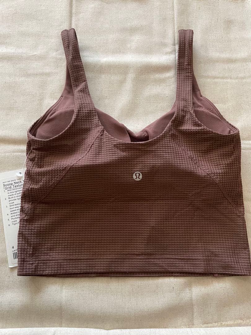 新品 ルルレモン Scoop Neck Yoga Tank（サイズ4）