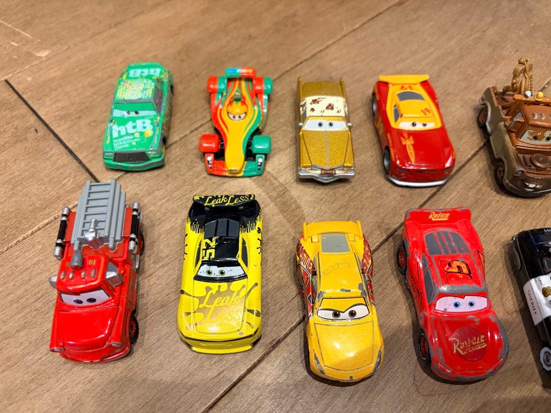 カーズ ミニカー 16個まとめ売り