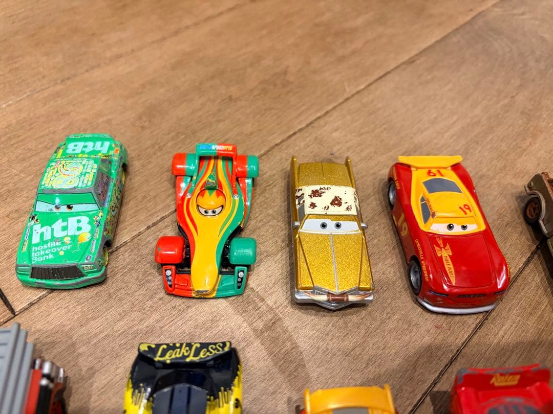 カーズ ミニカー 16個まとめ売り