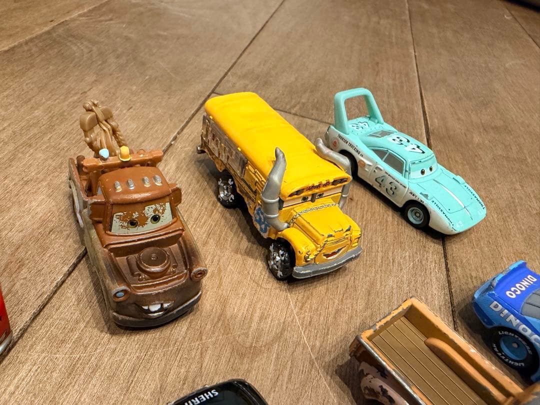 カーズ ミニカー 16個まとめ売り