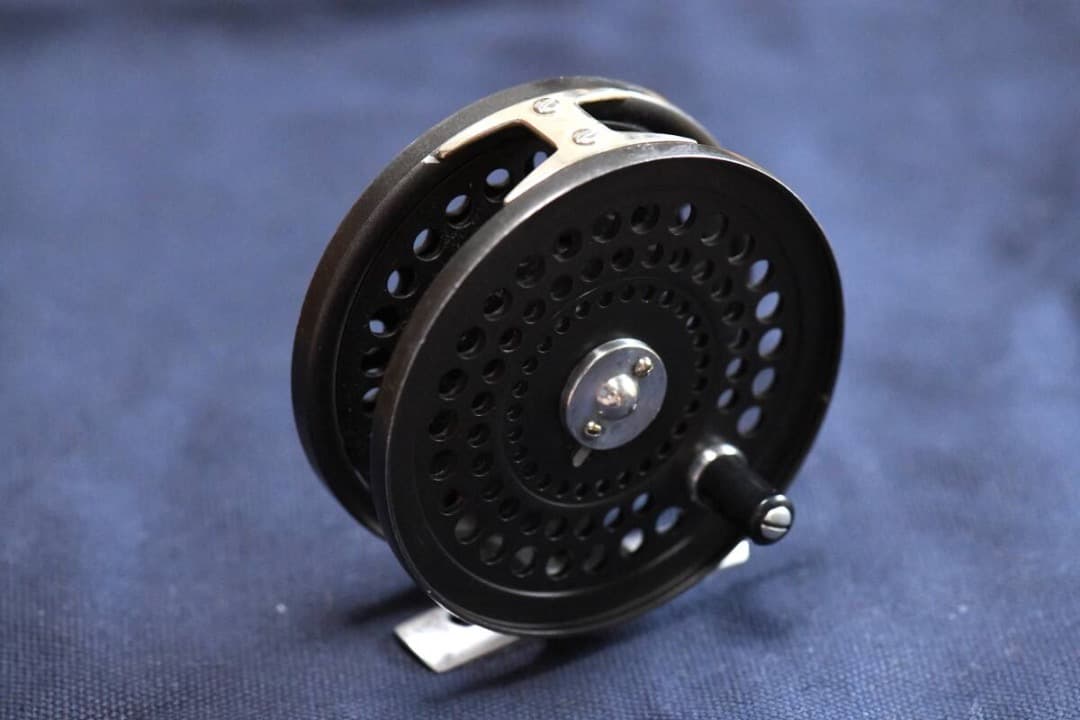 ORVIS オービス CFOⅣ フライリール スクリューバック ラインガード付
