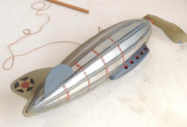 ● 戦前の飛行船《 メイコン Macon 》セルロイド製　ジャンク品