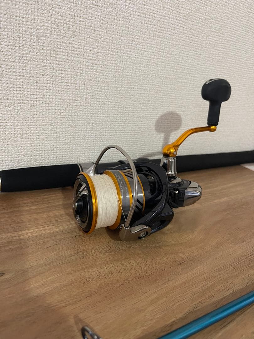 ロッド Daiwa REVROS LT 4000-CH + LUXXE Hawkeye