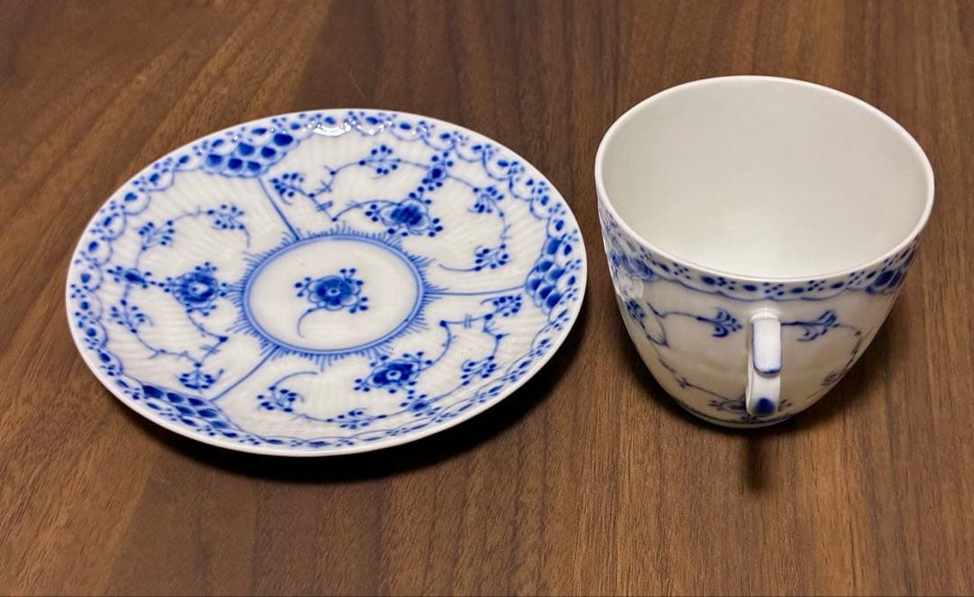 【約100年前のヴィンテージ・極美品】ロイヤルコペン　デミタスカップ＆ソーサー