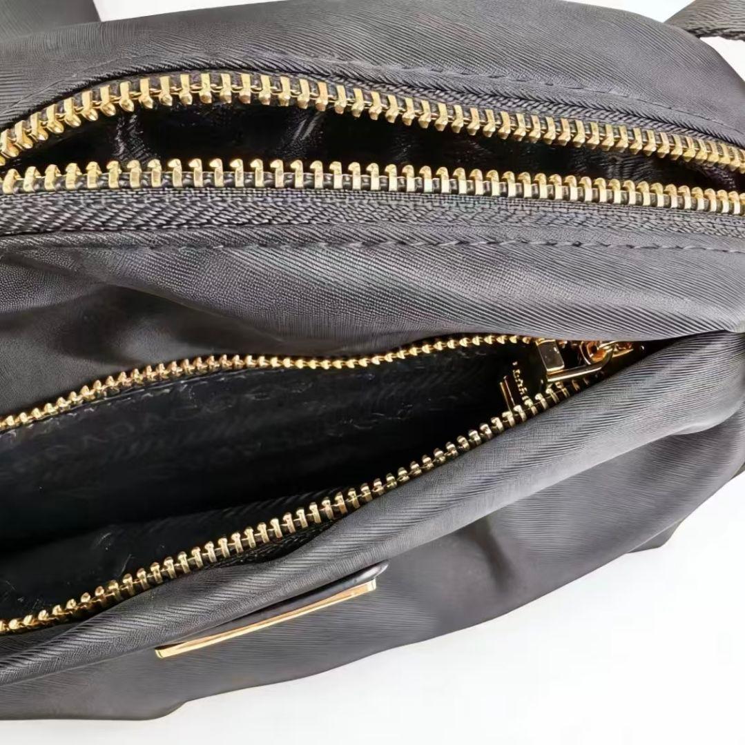 PRADA ノベルティ ブラック ショルダーバック ナイロン p1r