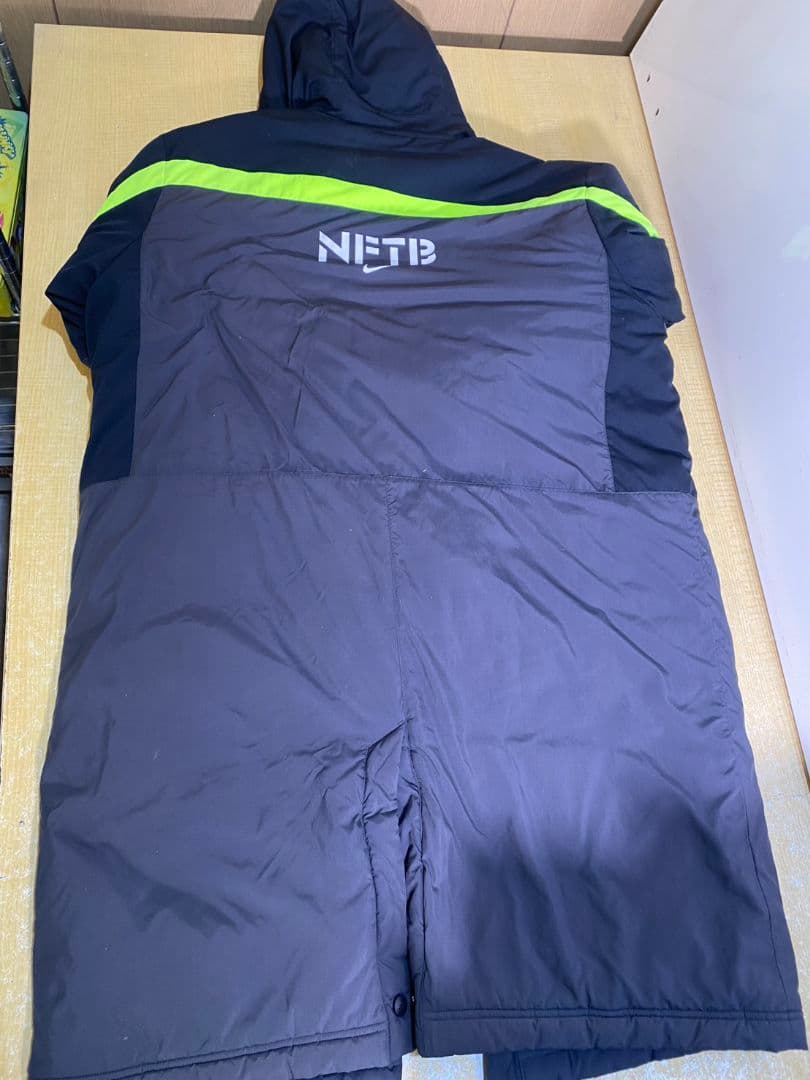 R ∞　Nike NFTB ベンチコート 黒　XLサイズ　廃盤モデル