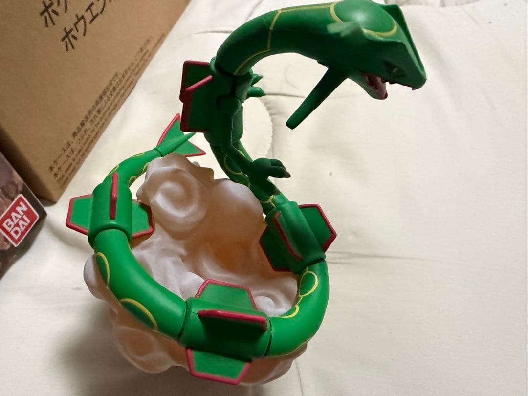 ポケモン レックウザ　フィギュア BANDAI