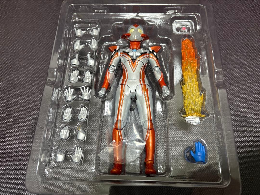 フィギュアーツ　ウルトラウーマングリージョ　最終値引き