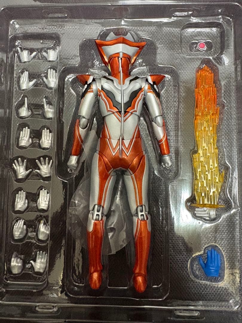 フィギュアーツ　ウルトラウーマングリージョ　最終値引き