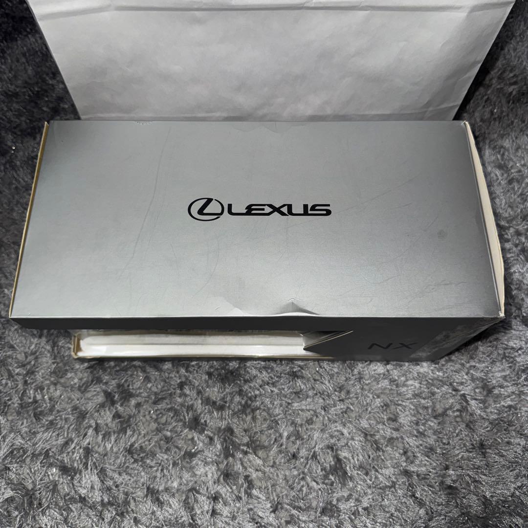 【美品】LEXUS NX 200t 1/18 ミニカー レクサス特注 ブルー