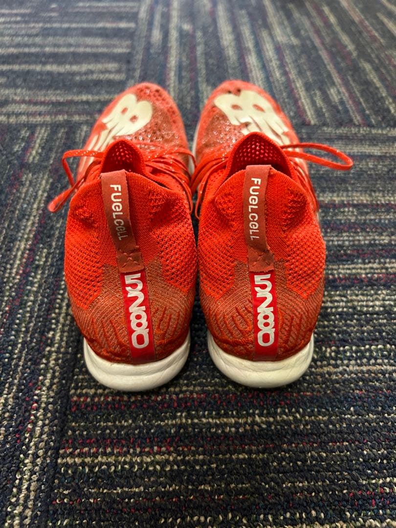 New Balance FuelCell 赤 シューズ